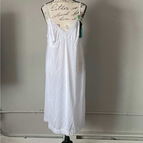 Vanity Fair Other - Vanity Fair Vintage Full White Nylon Slip Lace Trim lingerie Size 42. NWT